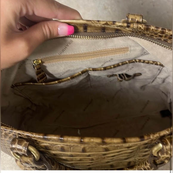 Tan/brown Brahmin purse - Picture 3 of 3